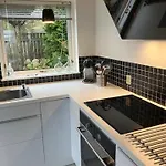 Skon Feriebolig Med Havudsigt I Naturskont Omrade *
