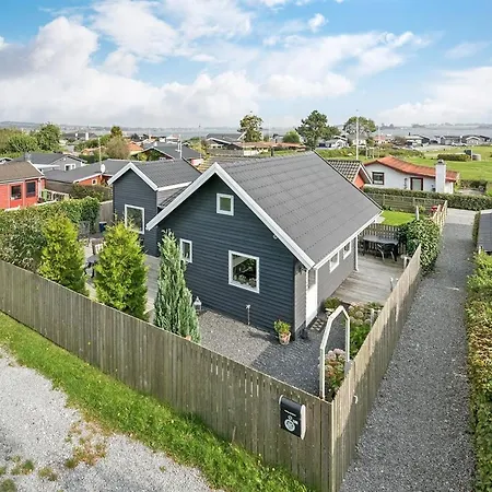 Ferienhaus Skon Feriebolig Med Havudsigt I Naturskont Omrade