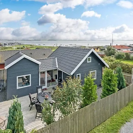 Ferienhaus Skon Feriebolig Med Havudsigt I Naturskont Omrade