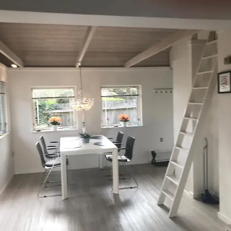 Skon Feriebolig Med Havudsigt I Naturskont Omrade Ferienhaus Munkebo