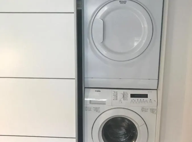 Skøn Feriebolig Med Havudsigt I Naturskønt Område *