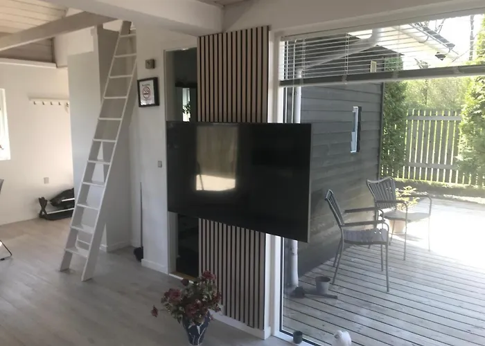 Feriehus Skøn Feriebolig Med Havudsigt I Naturskønt Område *